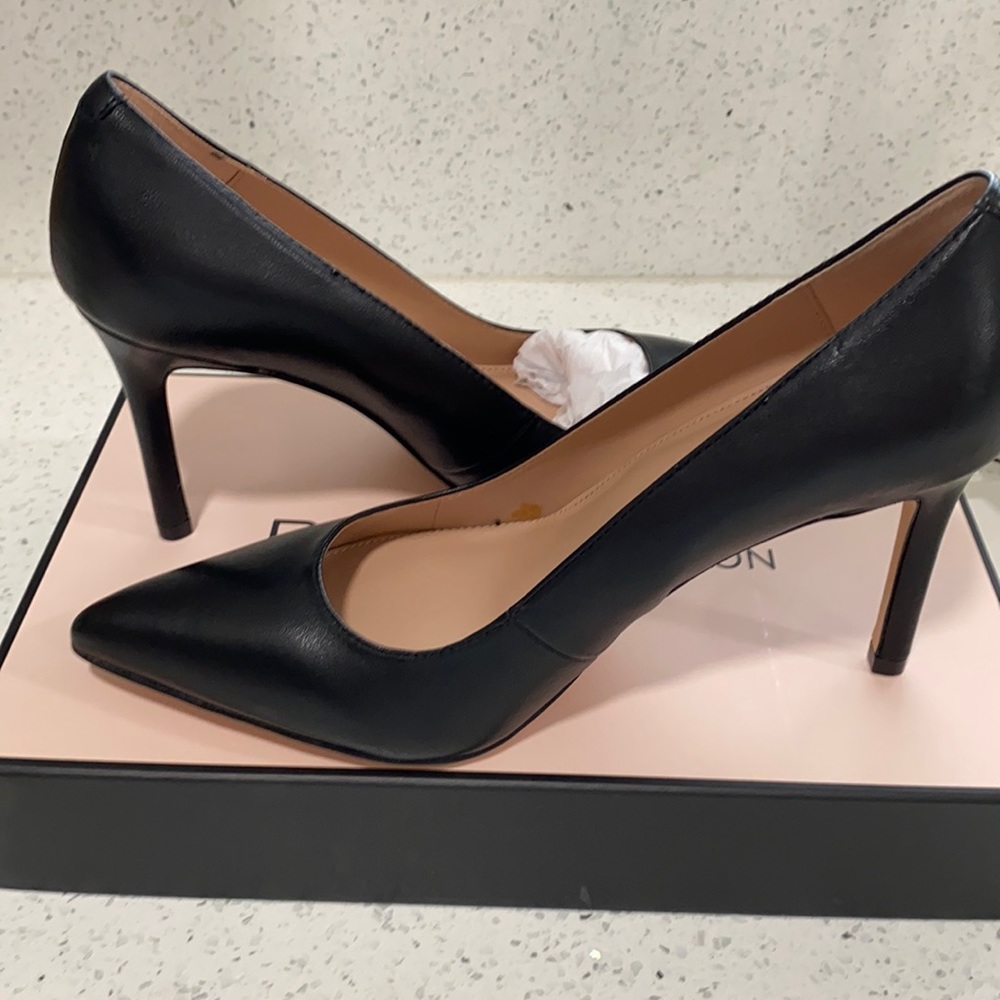 Ladies pumps